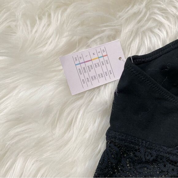 Black Lace Crossback Bralette - Picture 3 of 6